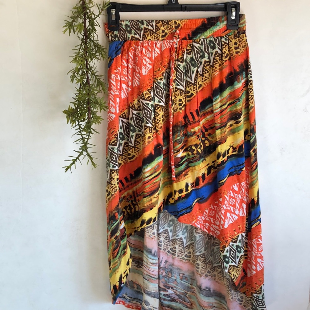Hi/lo hemline skirt
